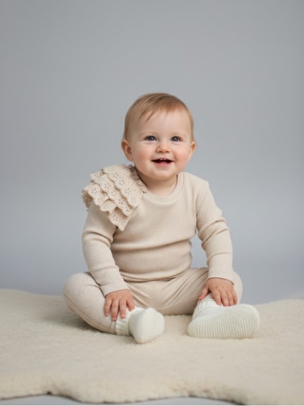 Zade Omuz Detay Bej (8 Yaş)… Zade Omuz Detay Bej (8 Yaş)…