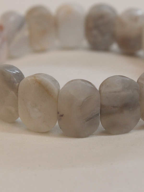 Akik Özel Kesim Beyaz…