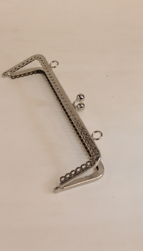 Köşeli Çanta & Cüzdan Klipsi Gümüş, Sapı,Metal,Aksesuar Köşeli Çanta & Cüzdan Klipsi Gümüş, Sapı,Metal,Aksesuar