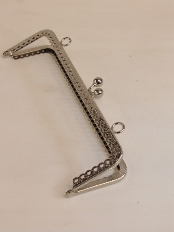 Köşeli Çanta & Cüzdan Klipsi Gümüş, Sapı,Metal,Aksesuar … Köşeli Çanta & Cüzdan Klipsi Gümüş, Sapı,Metal,Aksesuar …