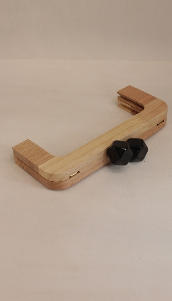 Siyah Detaylı Ahşap Çanta & Cüzdan Klipsi Siyah Detaylı Ahşap Çanta & Cüzdan Klipsi