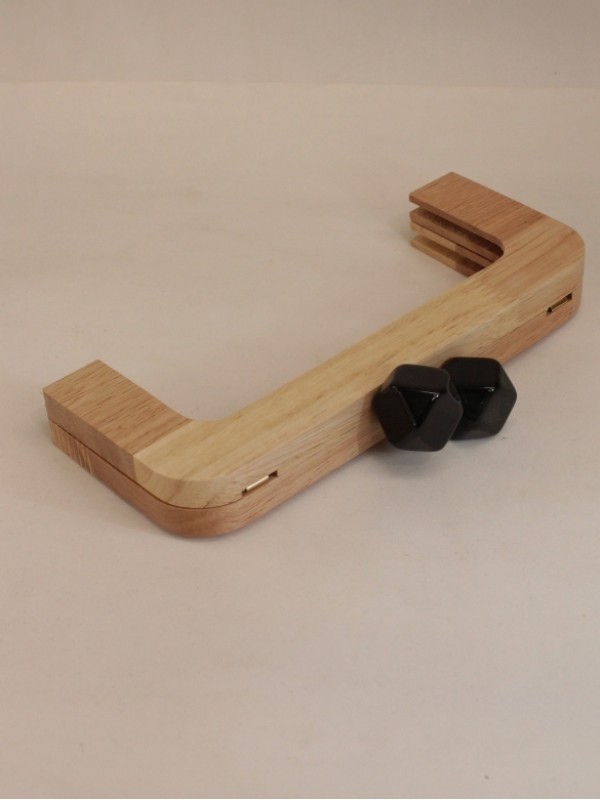 Siyah Detaylı Ahşap Çanta & Cüzdan Klipsi… Siyah Detaylı Ahşap Çanta & Cüzdan Klipsi…