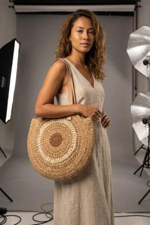 Örme Çanta Yuvarlak Çift Renk Detaylı… Örme Çanta Yuvarlak Çift Renk Detaylı…