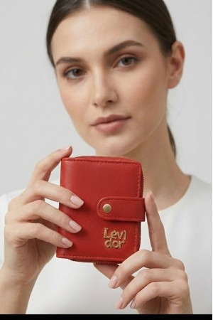 Kırmızı El Cüzdanı… Kırmızı El Cüzdanı…