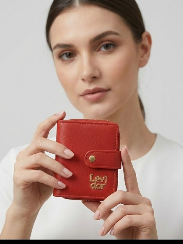 Kırmızı El Cüzdanı…