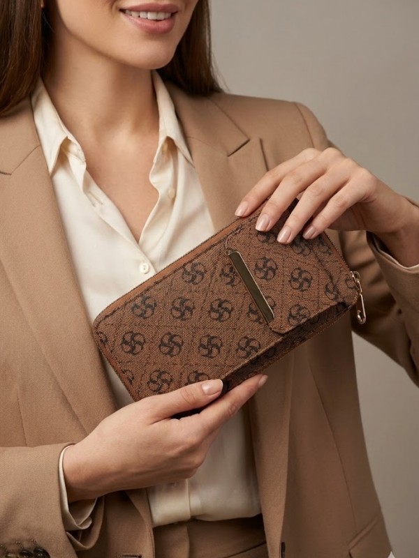 Kahverengi El Cüzdanı…